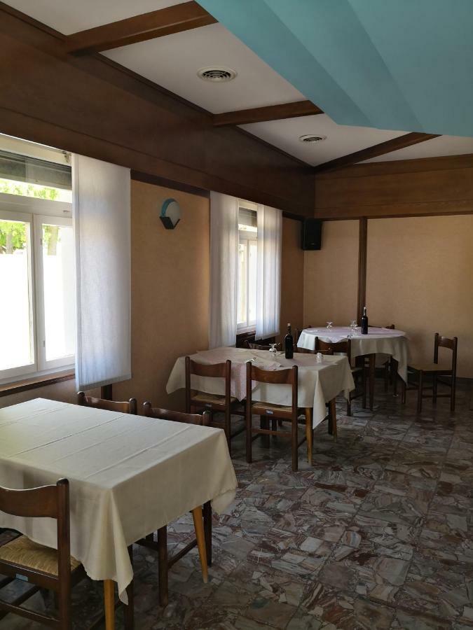 Trattoria Bar Oasi Otel Pocenia Dış mekan fotoğraf